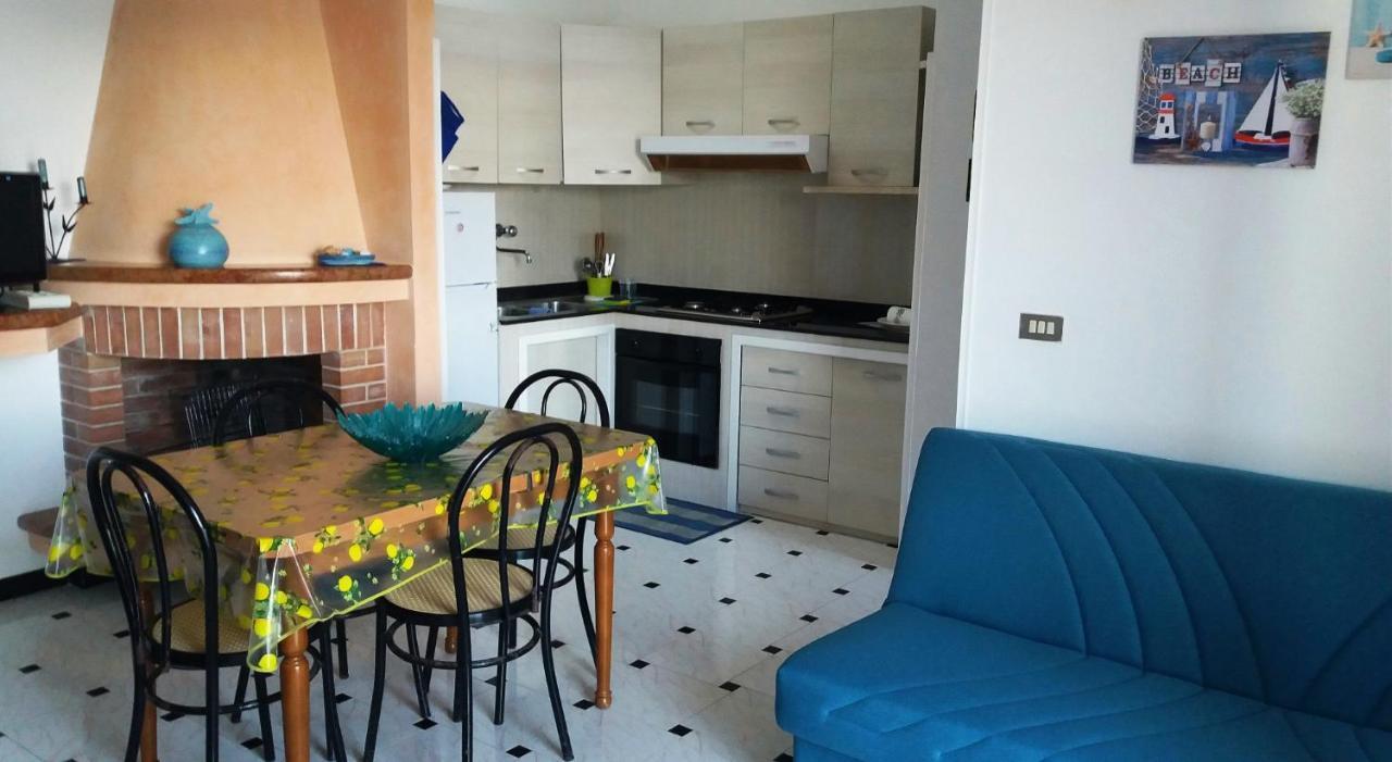 Appartamento Indipendente Nardy-Ros Torre dell'Orso Bagian luar foto